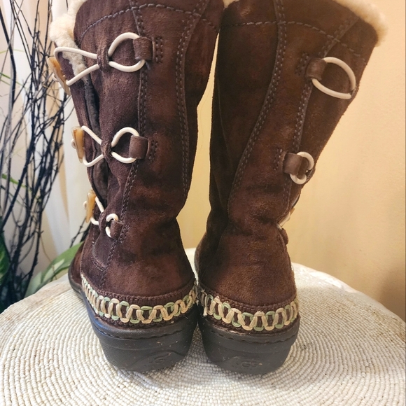 UGG Australia Kona Toggle Winter Boots Womens Size 8  Brown Suede Leather. - Picture 3 of 8